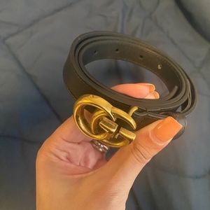 Thin Gucci Black Leather Belt with Double G Buckle